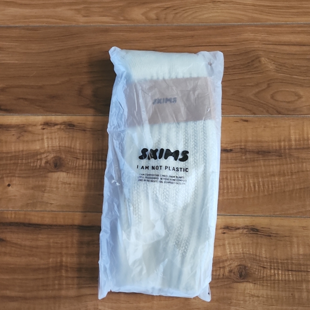 Skims UNOPENED NWT Slouch Sock